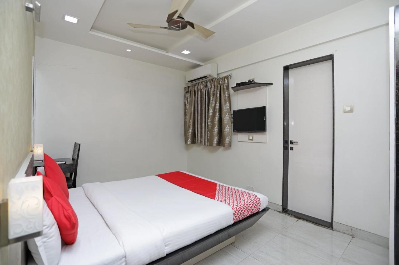 Oyo 2917 Hotel Garima Pune Bagian luar foto