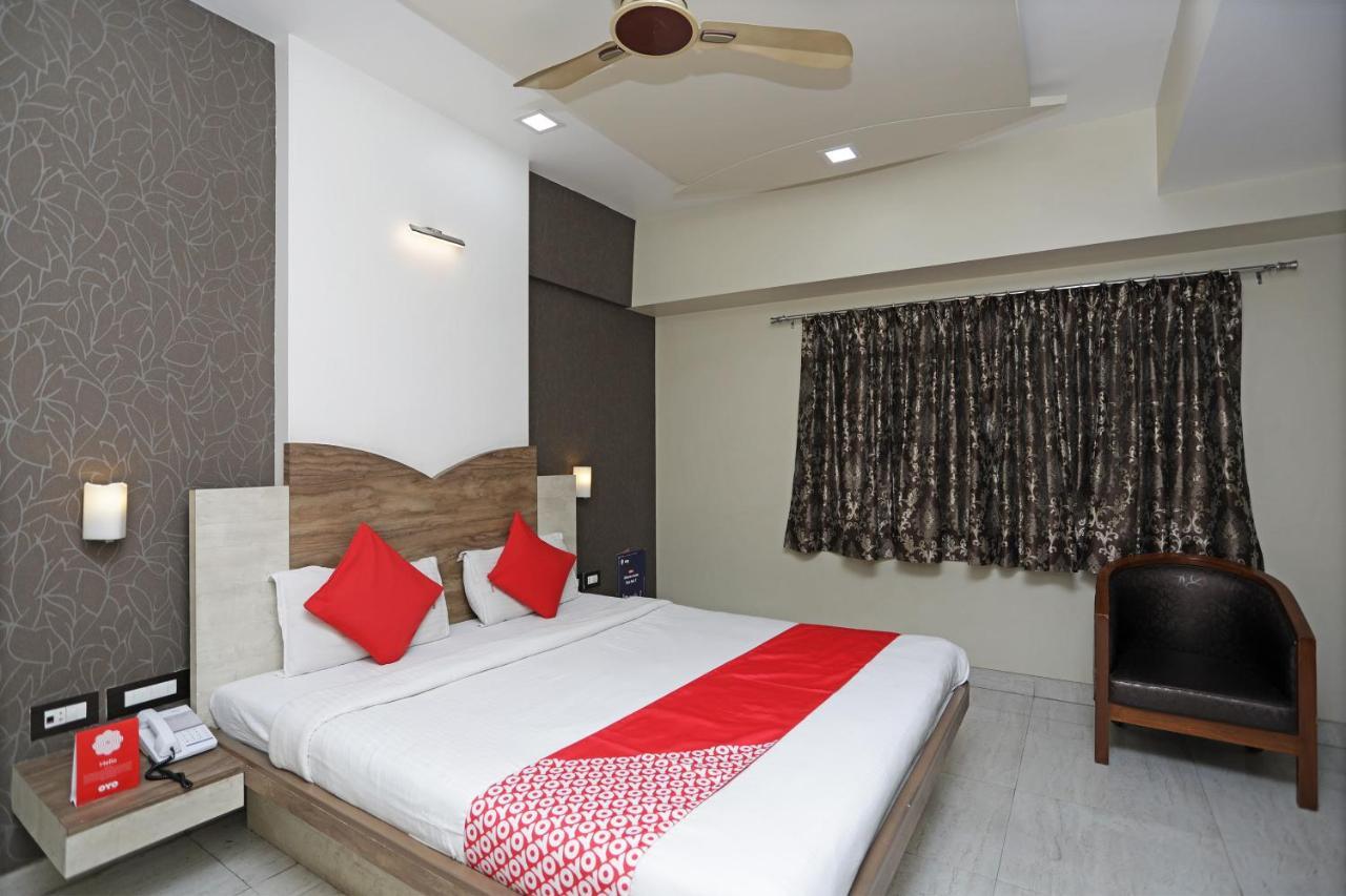 Oyo 2917 Hotel Garima Pune Bagian luar foto