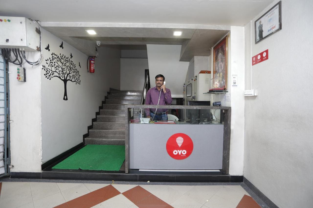 Oyo 2917 Hotel Garima Pune Bagian luar foto