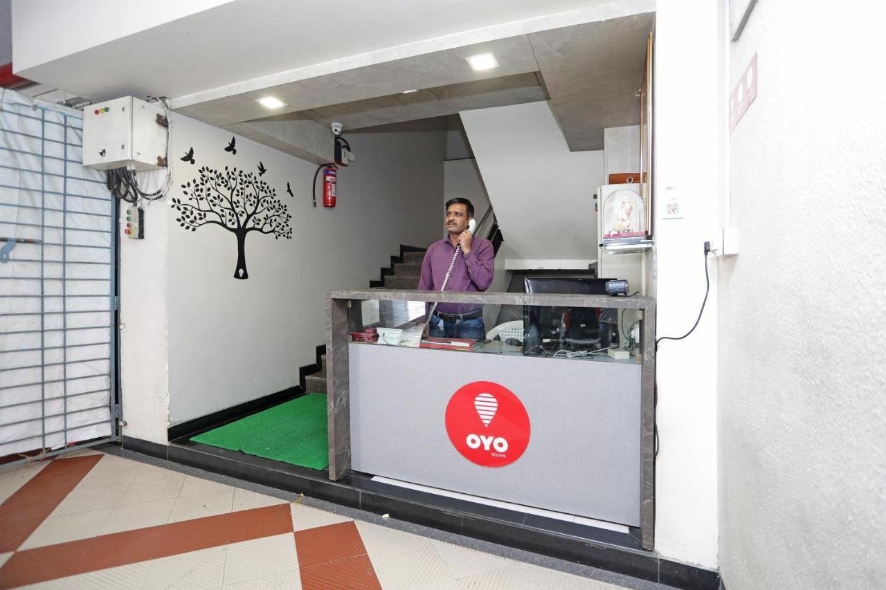 Oyo 2917 Hotel Garima Pune Bagian luar foto