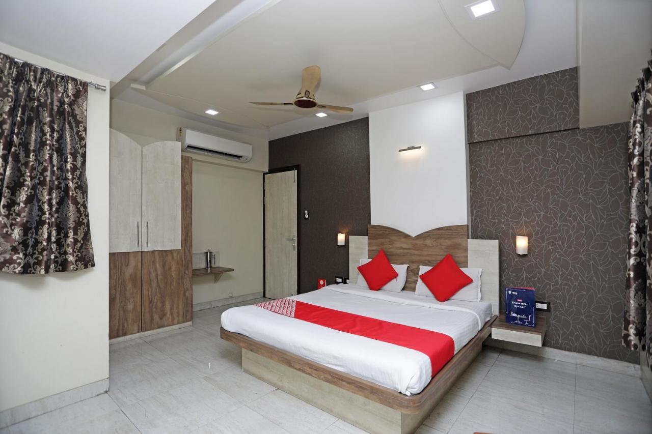 Oyo 2917 Hotel Garima Pune Bagian luar foto